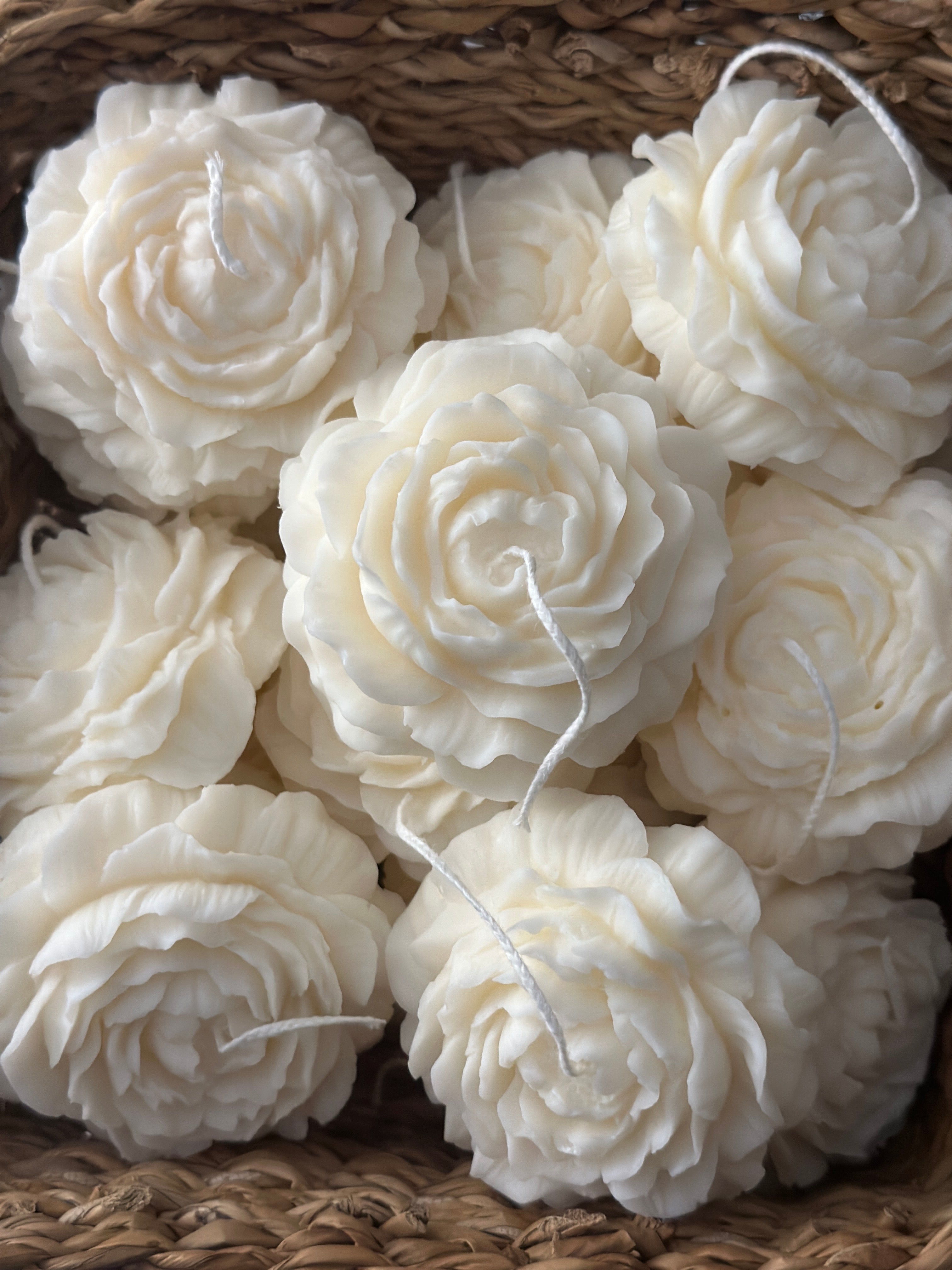Bougie sculptée pivoine - Studio Candela