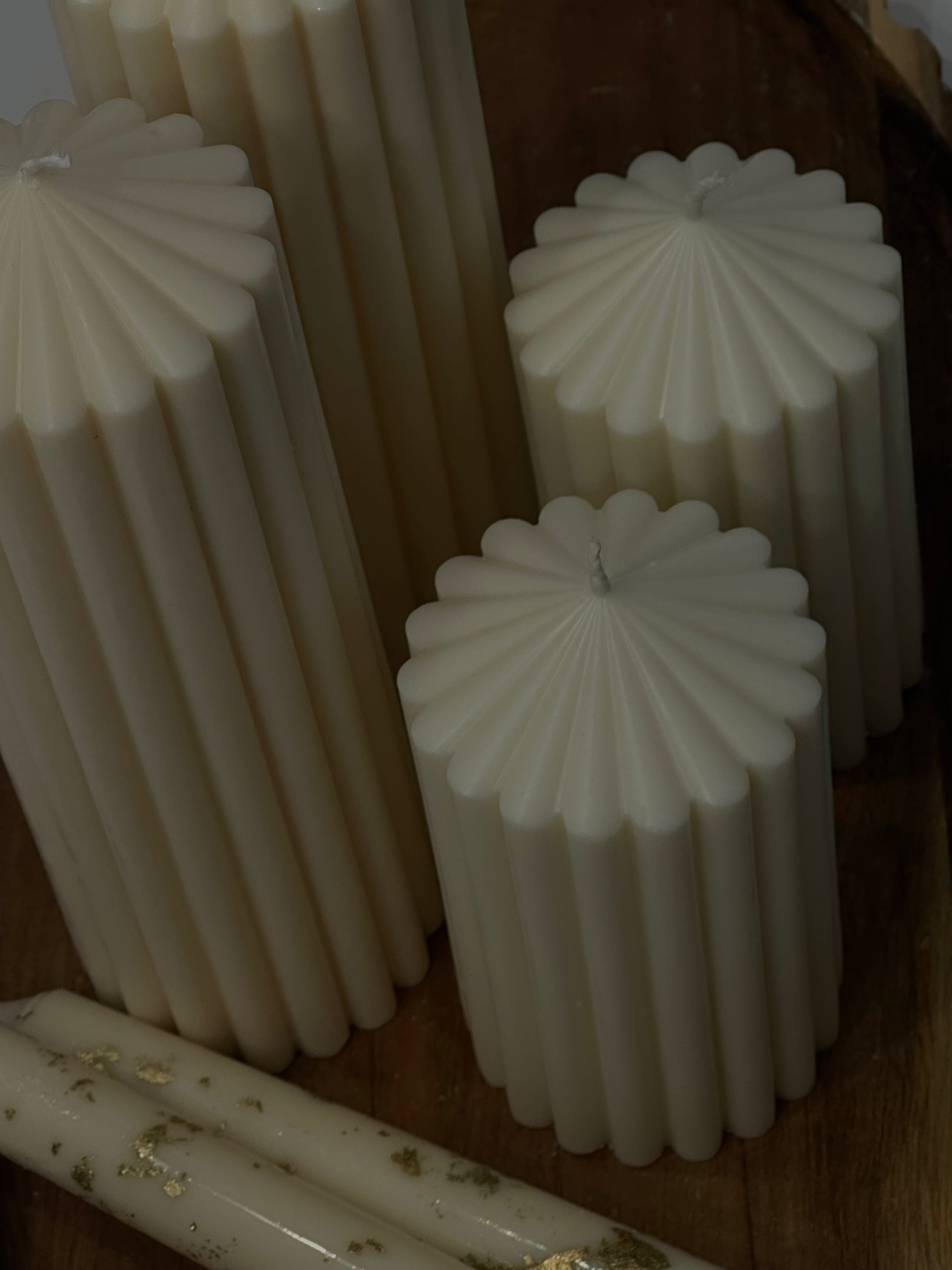 Bougie sculptée colonne  - Studio Candela